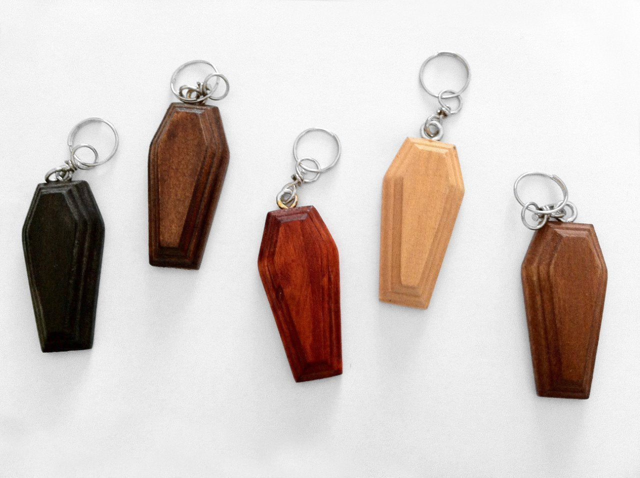 Originali Portachiavi in Legno forma di Bara