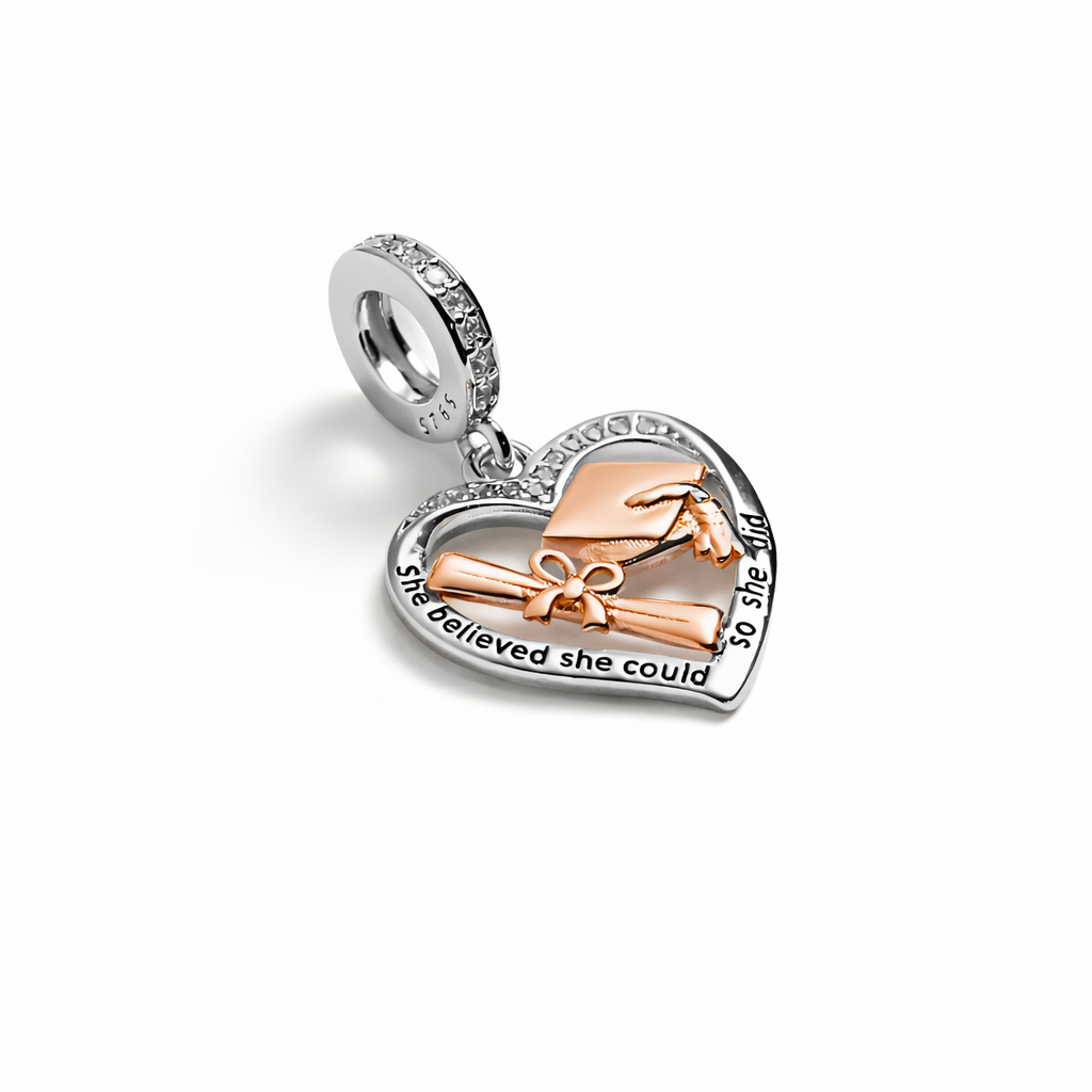 MariaFonte Charm Cuore Laurea Diploma Pergamena Cappello Portafortuna Argento 925 Zirconia Compatibile con Collane e Bracciali Pandora