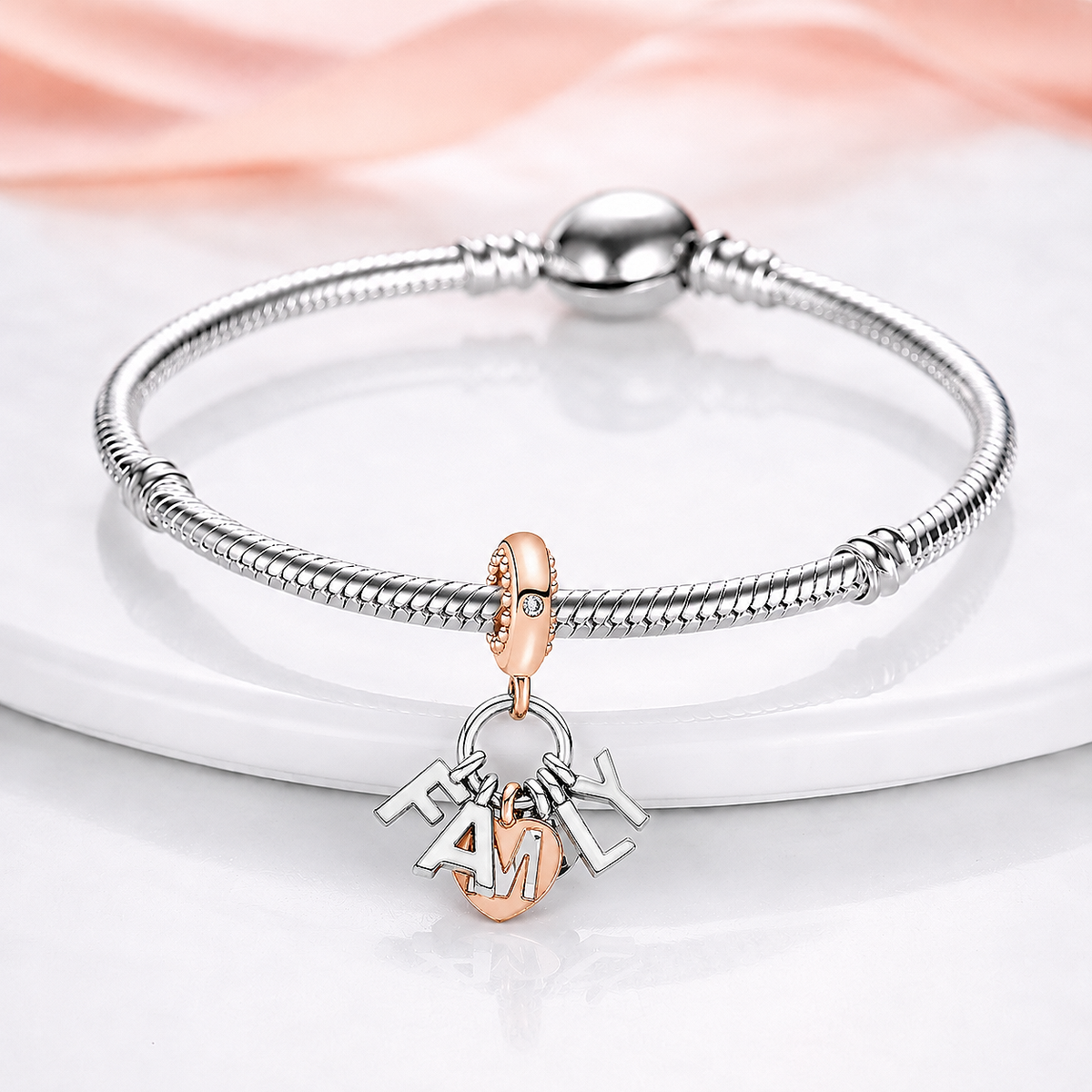 MariaFonte Charm Ciondolo Lettere Pensili Cuore Family Argento 925 Zirconia Compatibile con Collane e Bracciali Pandora