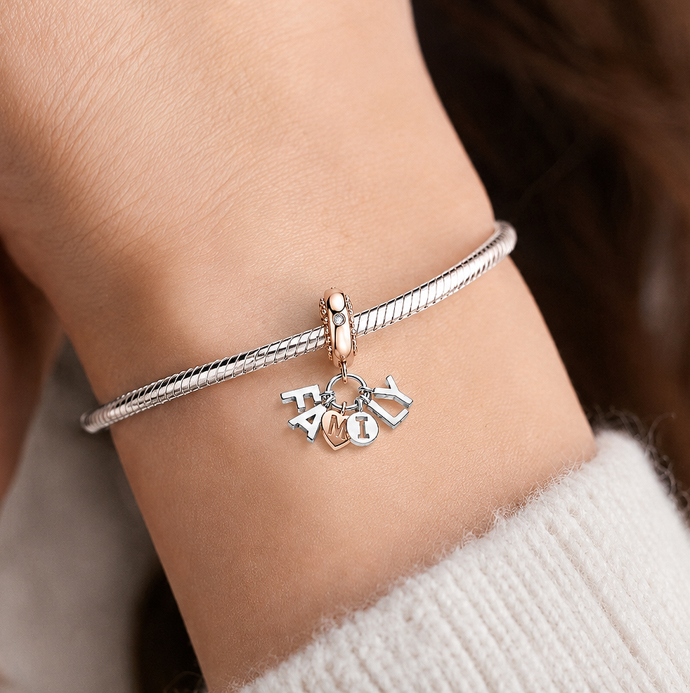MariaFonte Charm Ciondolo Lettere Pensili Cuore Family Argento 925 Zirconia Compatibile con Collane e Bracciali Pandora
