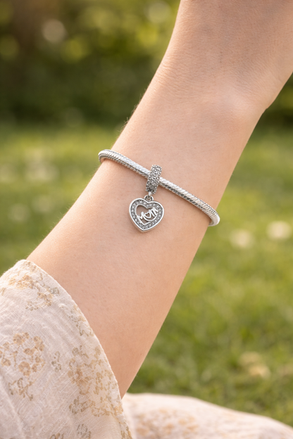 Maria Fonte Bead Charm Ciondolo a Forma di Cuore con iscrizione 'Mom' in Argento 925 Compatibile con Collane e Bracciali Pandora