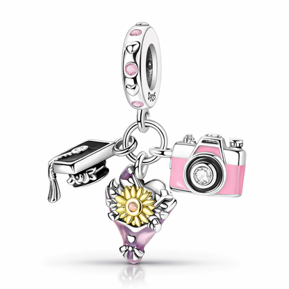 MariaFonte Charm Cappello Laurea Bouquet con Girasole e Macchina Fotografica "Capture Life" Argento Compatibile con Collane e Bracciali Pandora