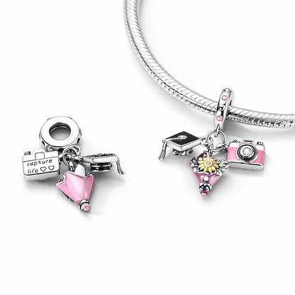 MariaFonte Charm Cappello Laurea Bouquet con Girasole e Macchina Fotografica "Capture Life" Argento Compatibile con Collane e Bracciali Pandora