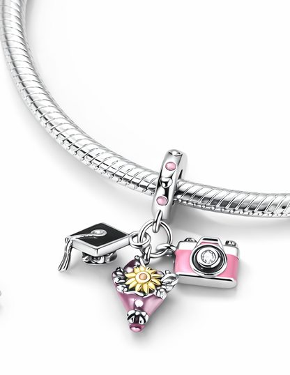 MariaFonte Charm Cappello Laurea Bouquet con Girasole e Macchina Fotografica "Capture Life" Argento Compatibile con Collane e Bracciali Pandora