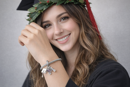MariaFonte Charm Laurea Diploma Fiori Pergamena Portafortuna Argento 925 Zirconia Compatibile con Collane e Bracciali Pandora