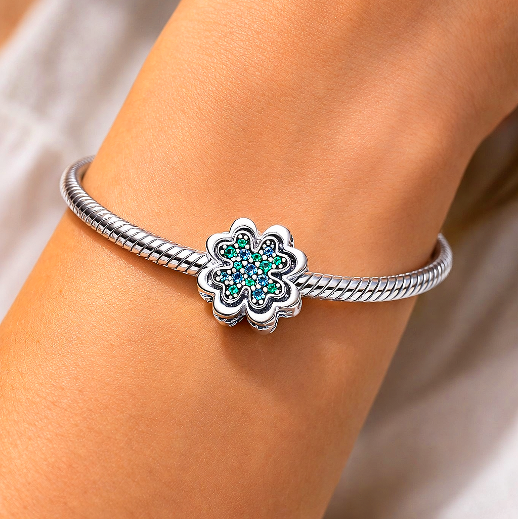 MariaFonte Bead Charm Doppio Quadrifoglio Amicizia incisione True Friends are a rare gift (I veri amici sono un dono raro) Compatibile